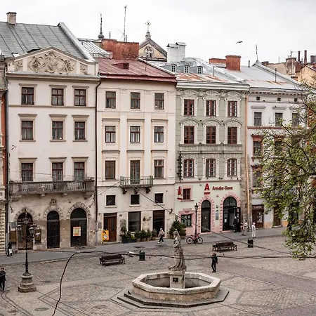 Onlviv Rynok Square 18 *