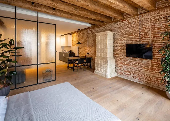 Onlviv Rynok Square 18 إلفيف