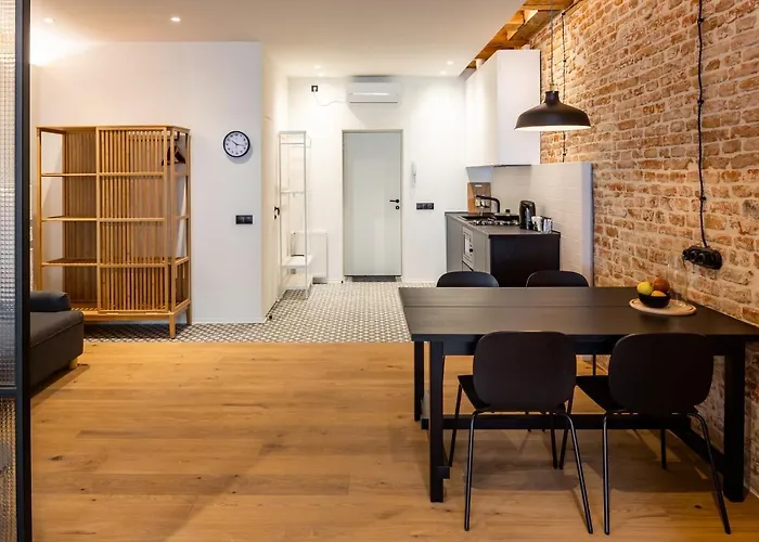 Onlviv Rynok Square 18